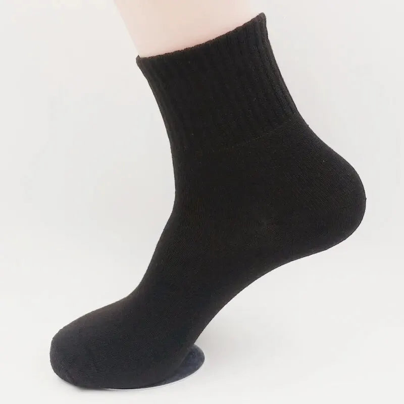 Cotton Mid-calf Socks – Solid Colour Daily Wear for Men