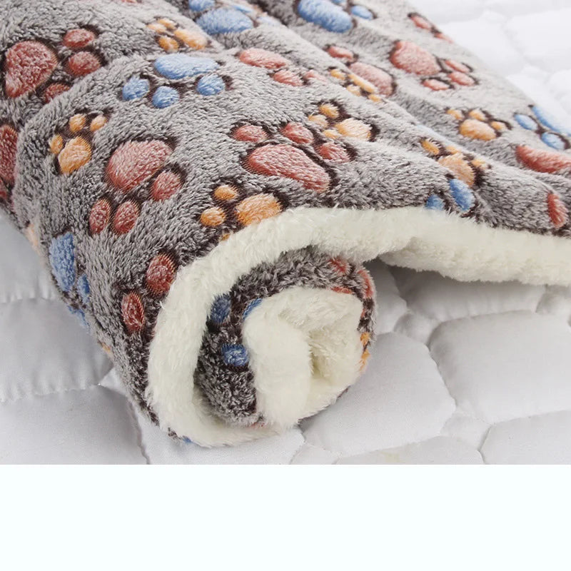 Thickened Flannel Dog Bed Mat – Soft Warm Pet Blanket for Winter Sleeping