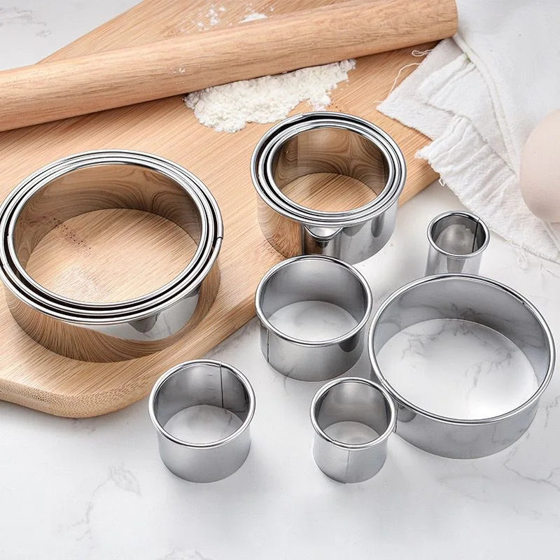 Stainless Steel Round Biscuit Molds – Pastry Cutters for DIY Cake Baking