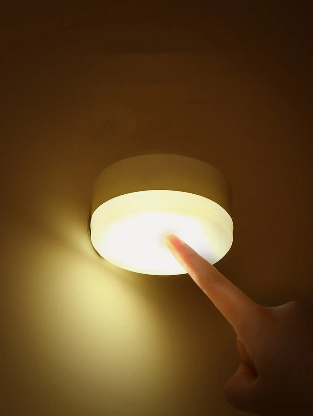 3 Color LED Night Light – Battery Powered Mini Lamp for Bedroom and Wardrobe