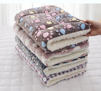Thickened Flannel Dog Bed Mat – Soft Warm Pet Blanket for Winter Sleeping