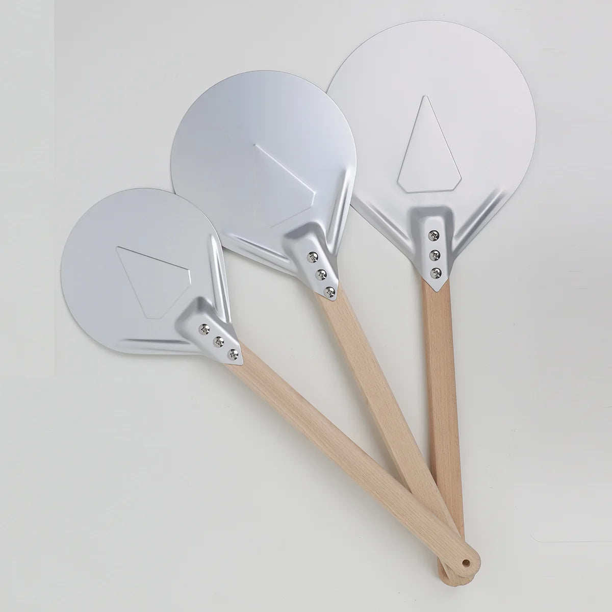 Perforated Aluminum Pizza Peel – Non-Slip Wooden Handle for Home Baking