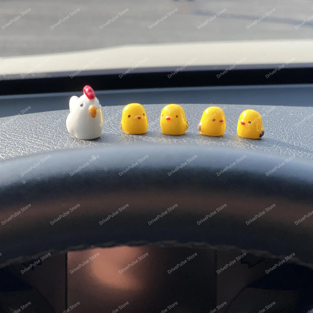 Mini Chicken Car Ornament – Cute Dashboard Charm for Auto Interior Decor