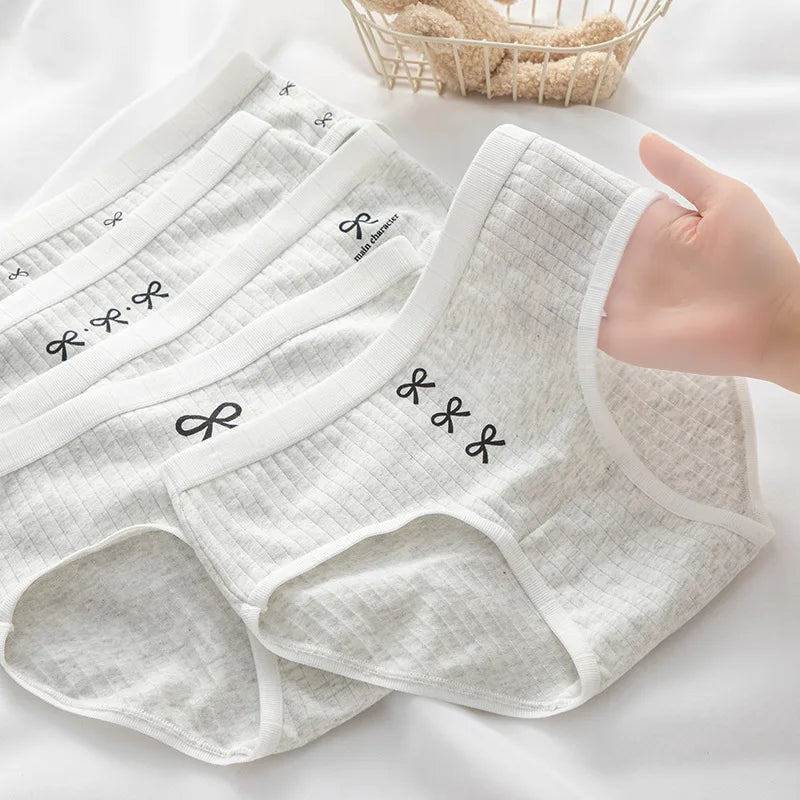 Floral Cotton Briefs – Breathable Women's Seamless Underwear for Daily Wear