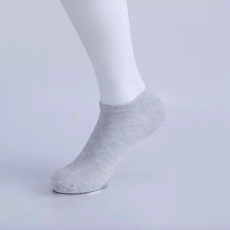 Breathable Cotton Ankle Socks – Solid Color Athletic Wear for Women