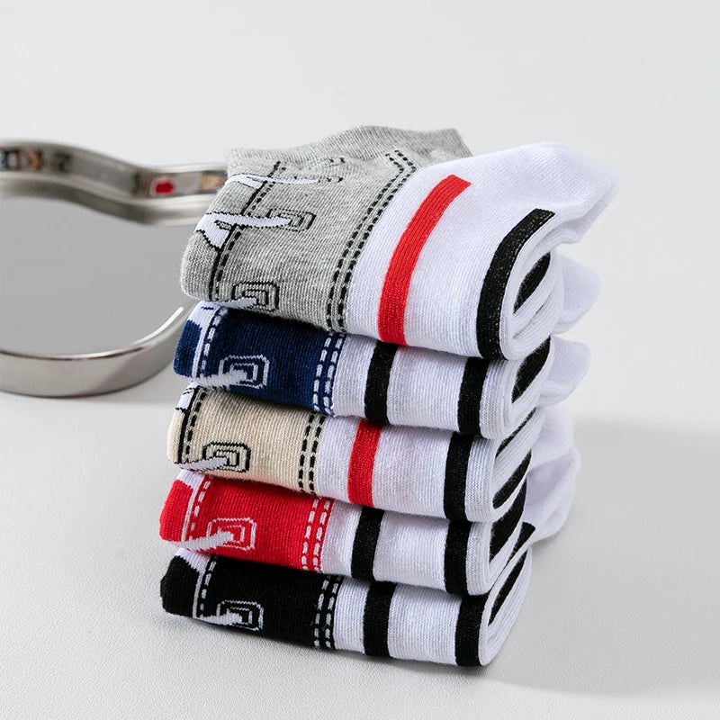 Moisture Wicking Sports Socks – Breathable Athletic Gear for Basketball