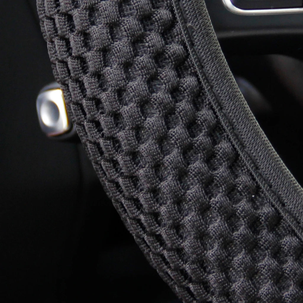 Breathable Mesh Car Steering Wheel Cover – Comfortable Grip for Women