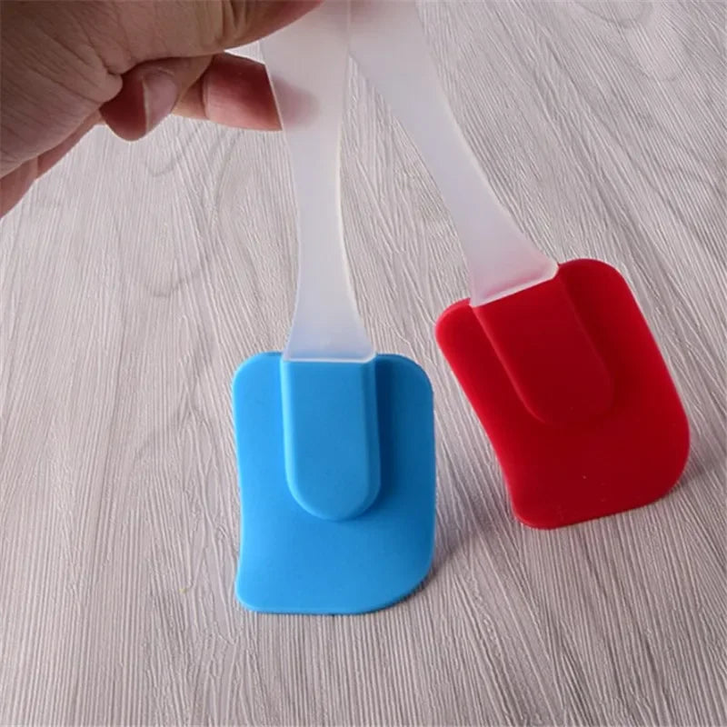 Silicone Cake Scraper – Heat Resistant Spatula for Baking and Kitchen Prep