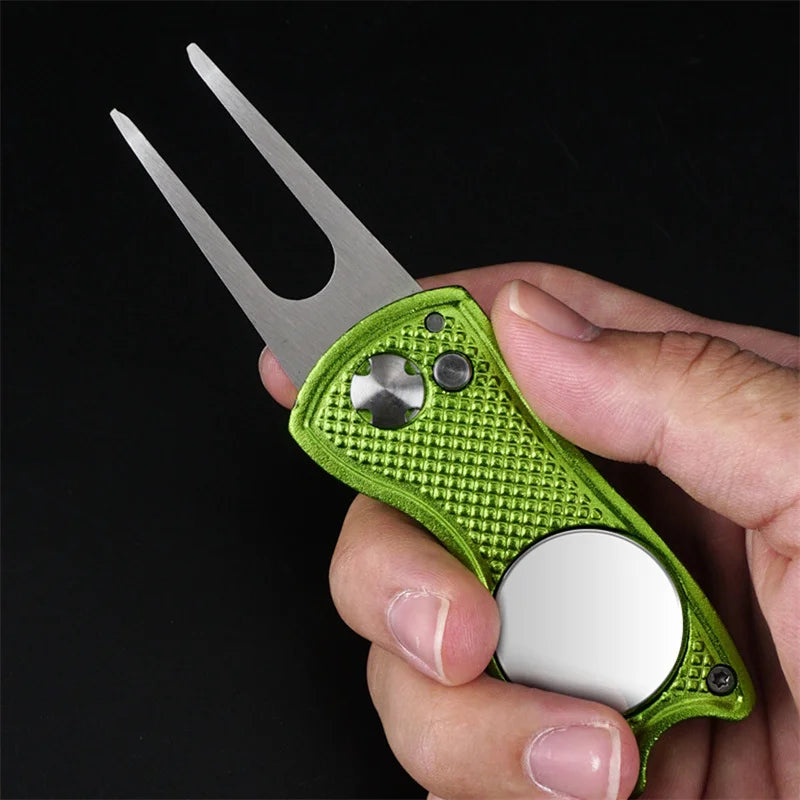 Foldable Golf Divot Tool – Groove Cleaner for Putting Green Training