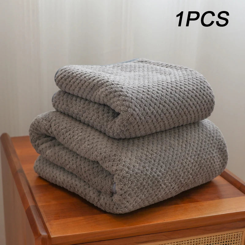 Bamboo Charcoal Coral Velvet Bath Towel – Super Absorbent for Daily Bathroom Use