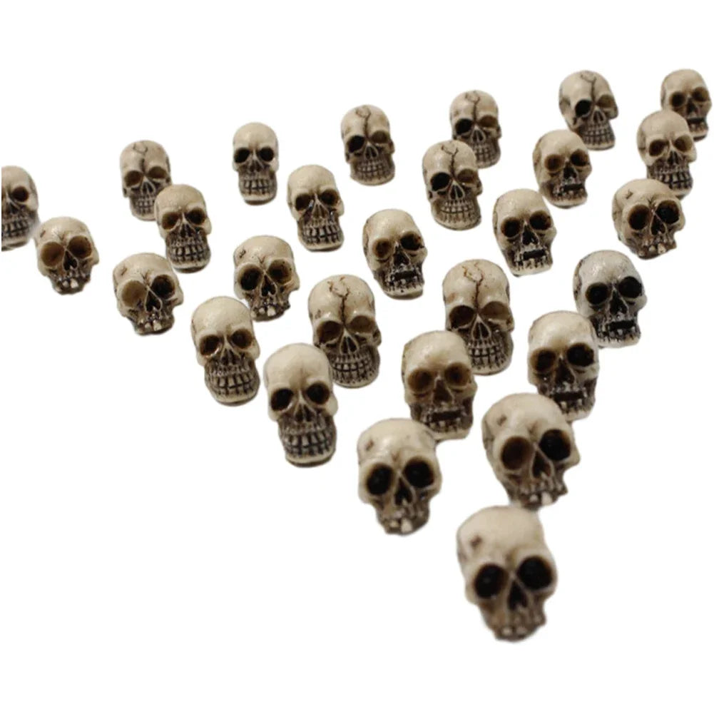Miniature Skull Head Sculptures – Gothic Resin Decor for Halloween Gardens