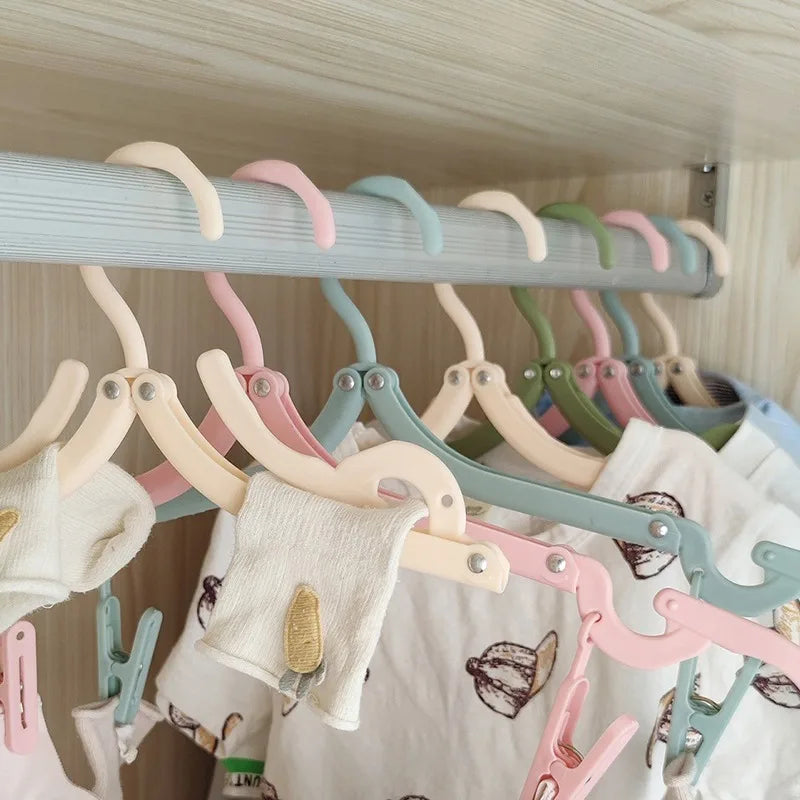 Heart Pattern ABS Clothes Hangers – Durable Organizers for Family Clothing