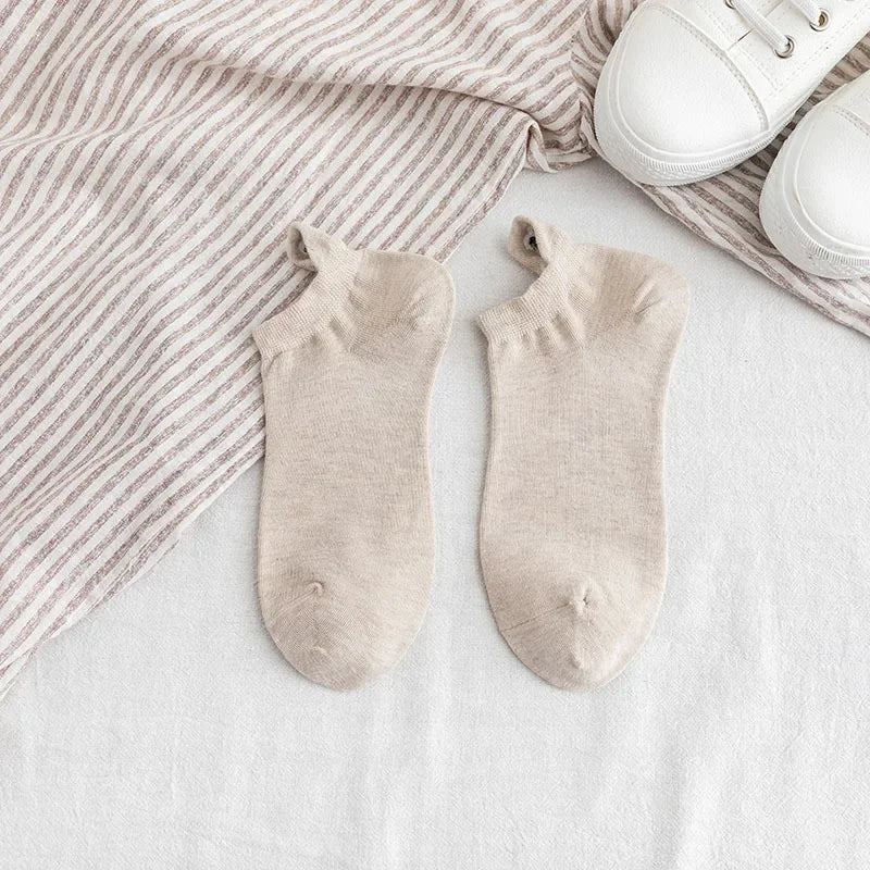 Embroidered Expression Ankle Socks – Kawaii Cotton Fashion for Casual Wear