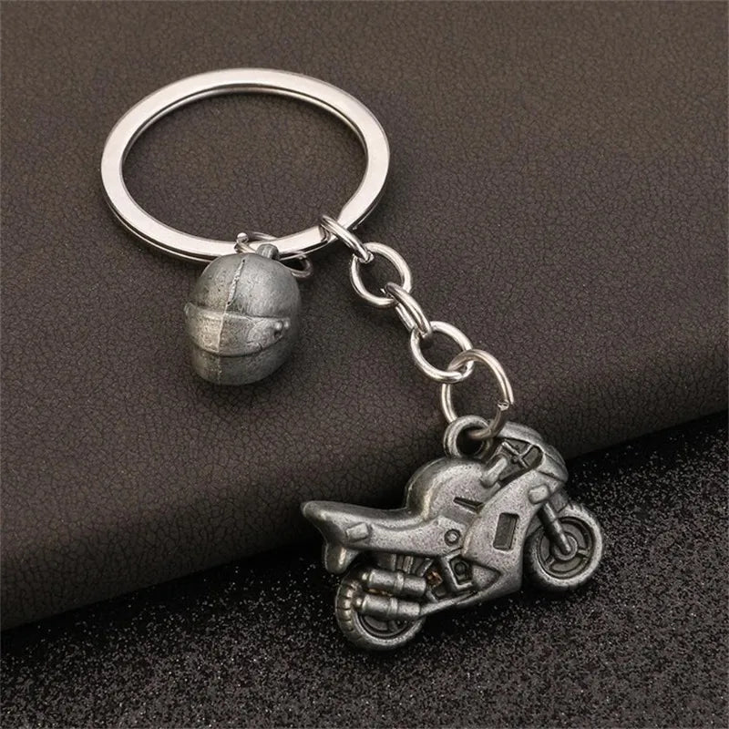 Metal Motorcycle Helmet Keychain – Creative Biker Accessory for Backpack