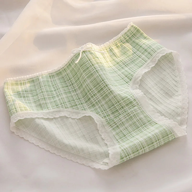 Floral Cotton Briefs – Breathable Women's Seamless Underwear for Daily Wear