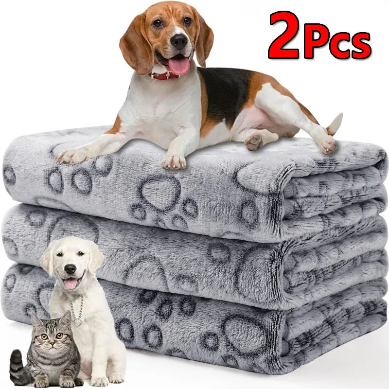 Soft Fluffy Pet Blanket – Cartoon Paw Print for Dogs and Cats