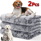 Soft Fluffy Pet Blanket – Cartoon Paw Print for Dogs and Cats