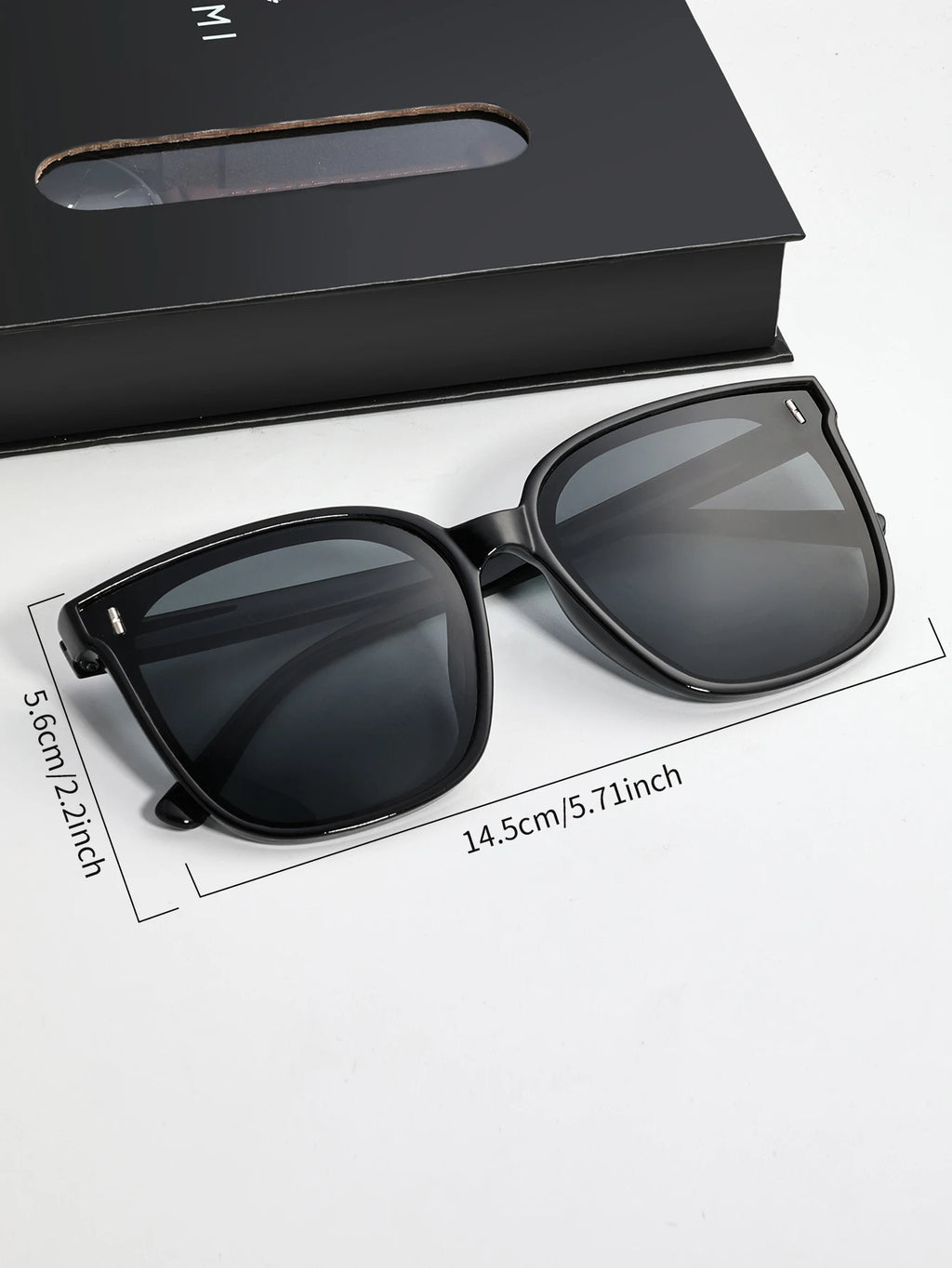 Luxury Quartz Watch and Glasses Set – Fashion Accessory Gift for Men