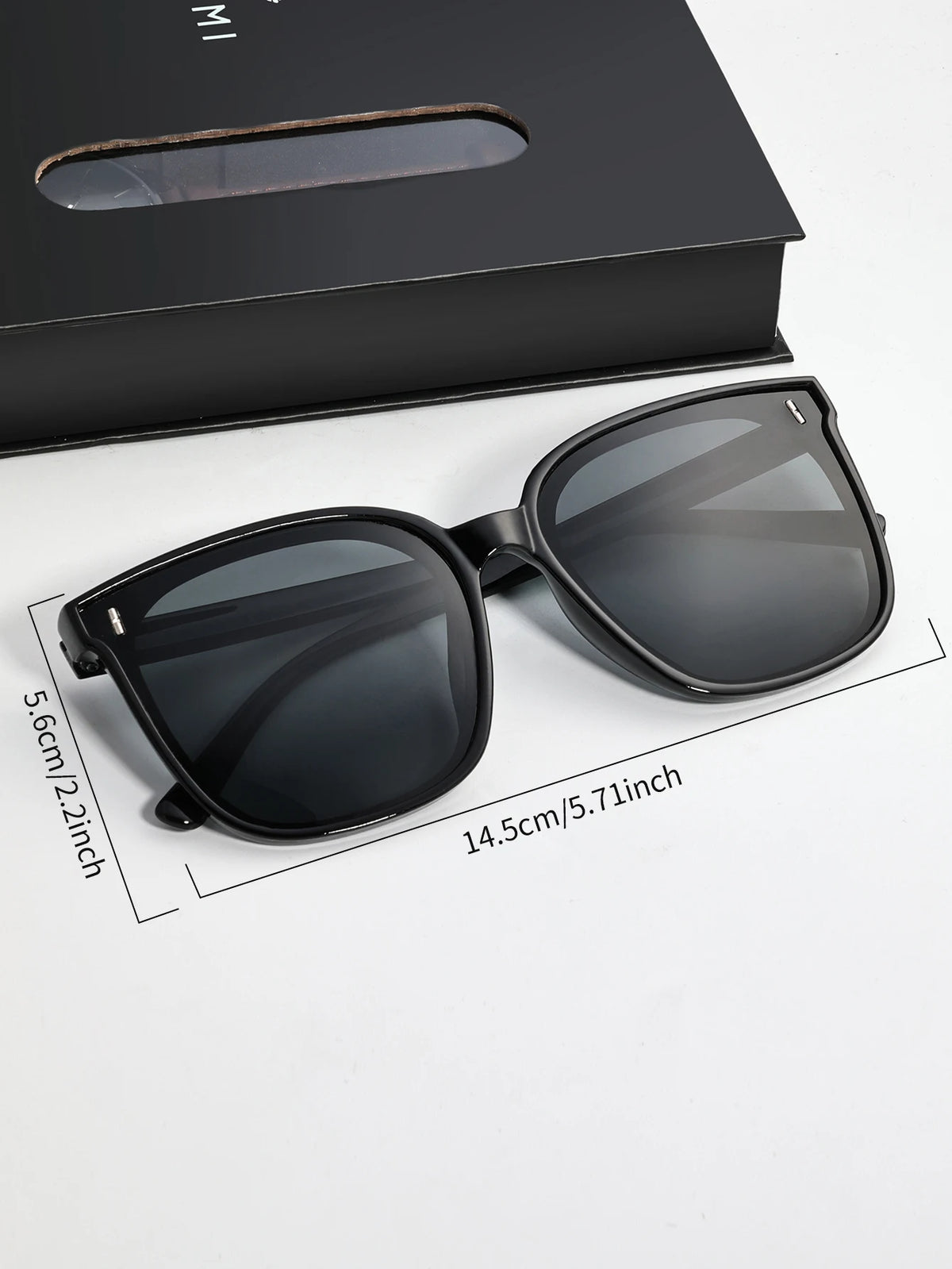 Luxury Quartz Watch and Glasses Set – Fashion Accessory Gift for Men