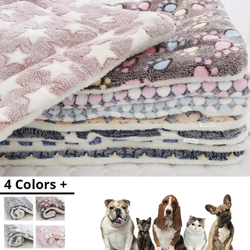Fleece Pet Sleeping Mat – Warm Bear Pattern Blanket for Dogs and Cats