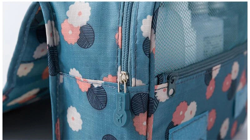 Waterproof Hanging Cosmetic Bag – Travel Toiletry Organizer for Women