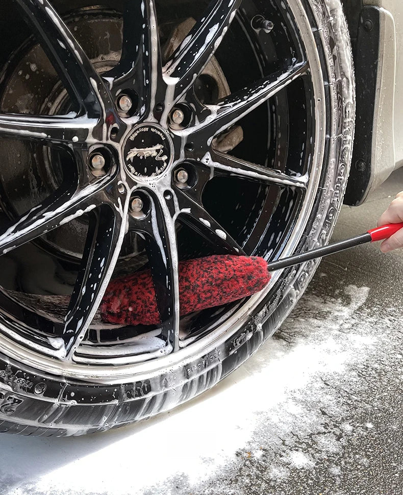 Foldable Car Wheel Brush – Plush Microfiber Hub Cleaning Tool for Detailing