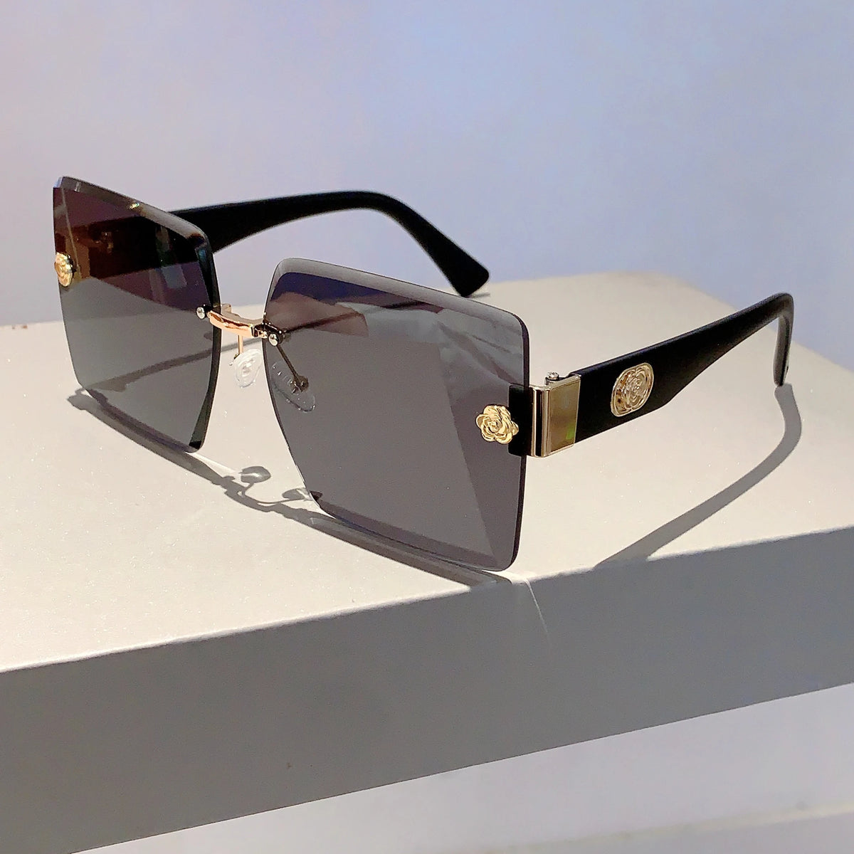 Oversized Rimless Square Sunglasses – Gradient Fashion Eyewear for Women