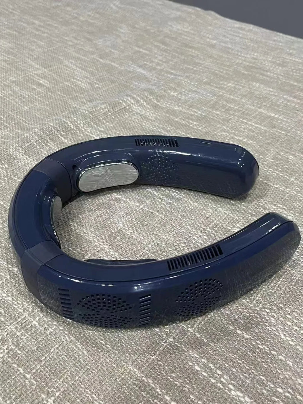 Portable Neck Fan – 6000mAh Wearable Air Conditioner for Outdoor Summer Cooling