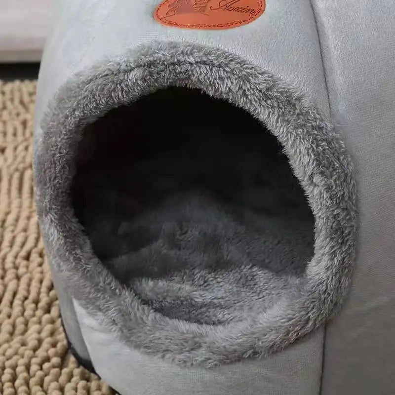 Plush Cat Shape Bed – Semi-Closed Warm Cave for Pet Sleeping