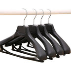 Wide Shoulder Plastic Hangers – Seamless Coat Racks for Wardrobe Storage