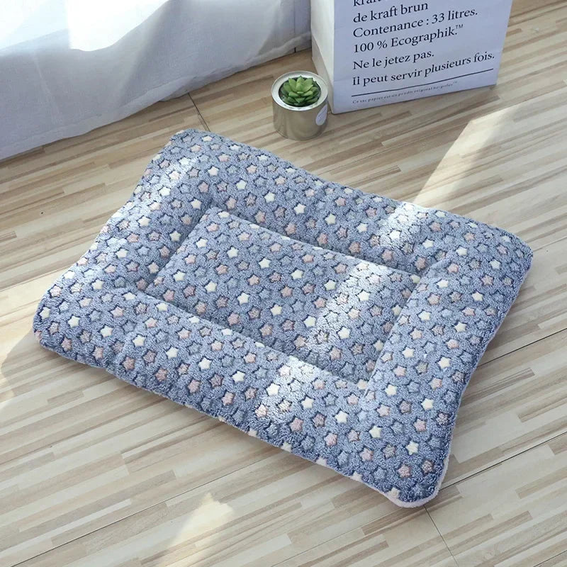 Double-Sided Plush Pet Mat – Warm Sleeping Bed for Cats and Small Dogs