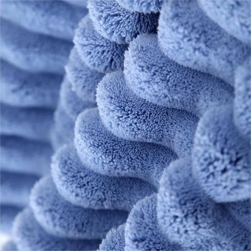 Large Coral Fleece Bath Towel – Soft Absorbent Fabric for Home Bathroom