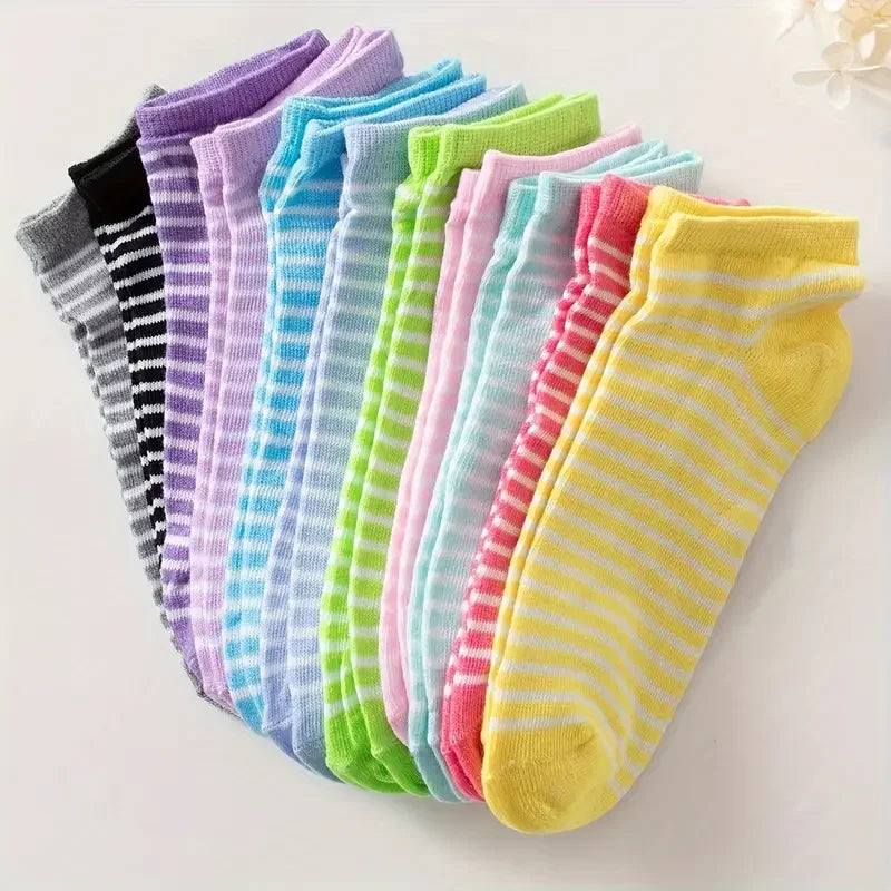 Heart Print Ankle Socks – Candy Colored Cotton Hosiery for Valentine's Day
