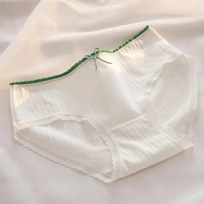 Floral Cotton Briefs – Breathable Women's Seamless Underwear for Daily Wear