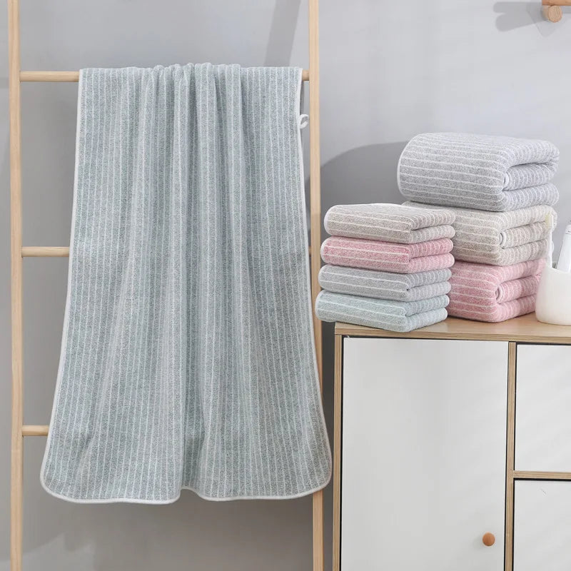 Coral Fleece Bath Towel – Thickened Absorbent Fabric for Sports and Fitness
