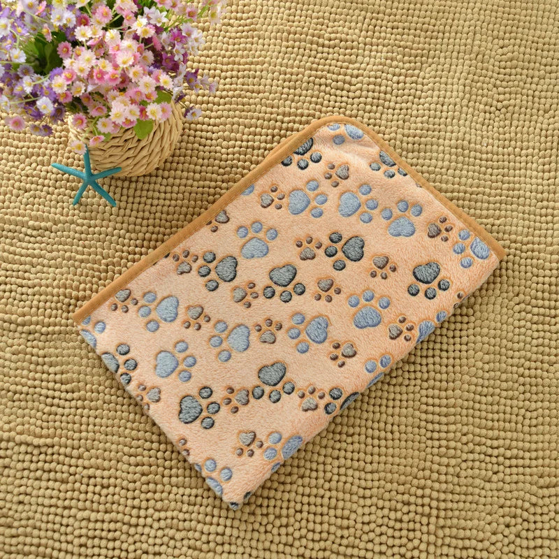 Flannel Pet Blanket – Paw Print Design for Cats and Dogs