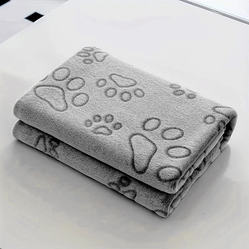 Plush Dog Paw Print Blanket – Soft Flannel Pet Mat for Dogs and Cats