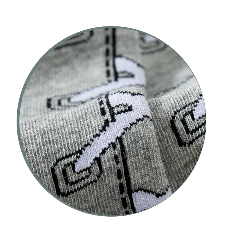 Moisture Wicking Sports Socks – Breathable Athletic Gear for Basketball