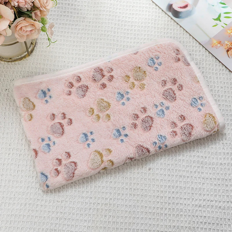 Flannel Pet Blanket – Paw Print Design for Cats and Dogs
