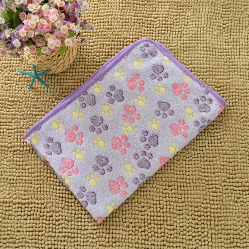 Flannel Pet Blanket – Paw Print Design for Cats and Dogs