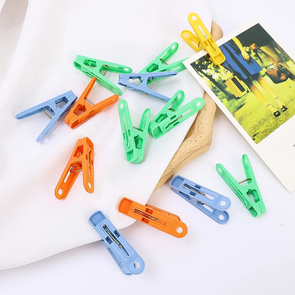 Plastic Laundry Clothespins – Durable Hanging Clips for Socks and Underwear