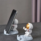 Nordic Astronaut Phone Stand – Spaceman Desk Holder for Office Decor Gifts