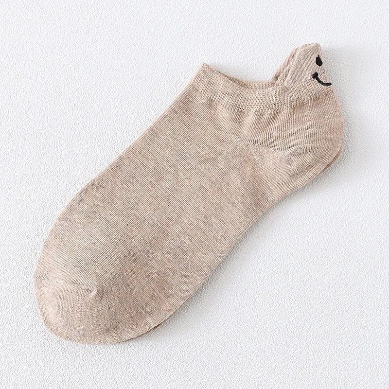 Embroidered Smiley Face Ankle Socks – Breathable Cotton for Casual Comfort