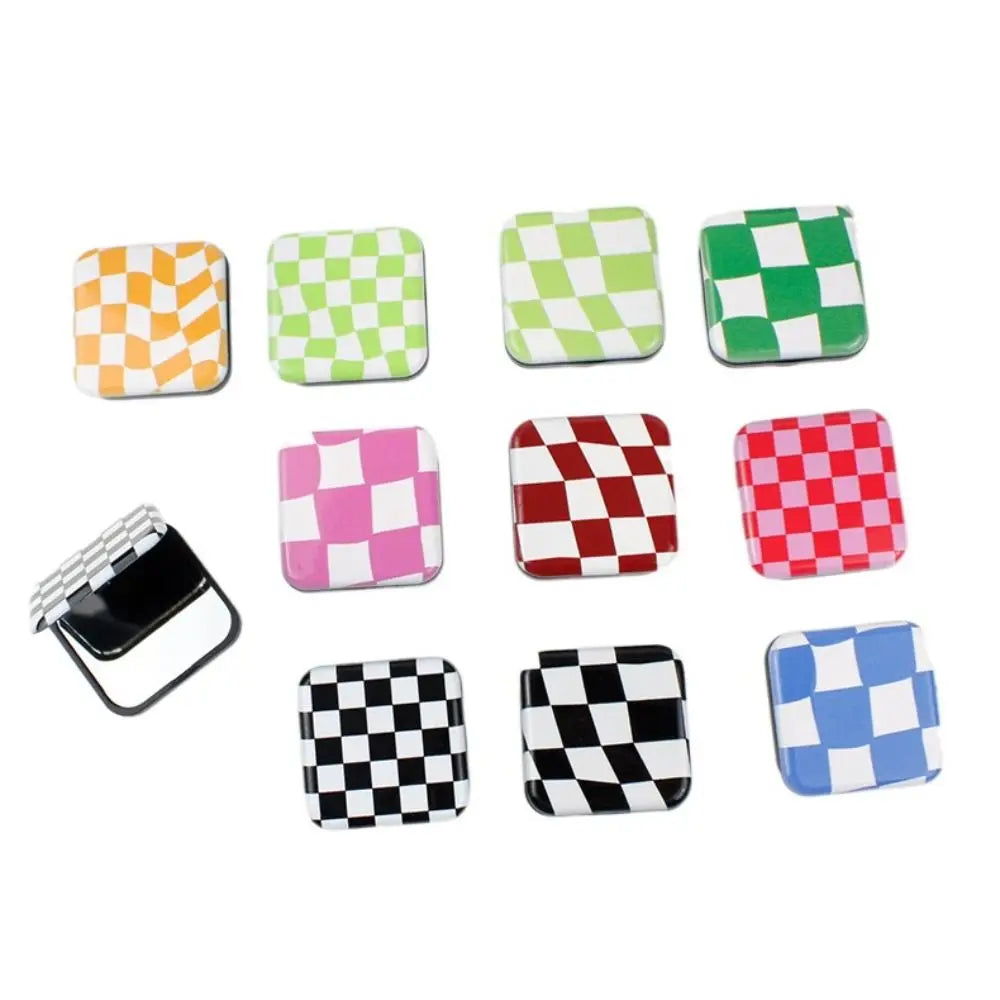 Plaid Checkerboard Folding Mirror – Portable Makeup Accessory for Travel