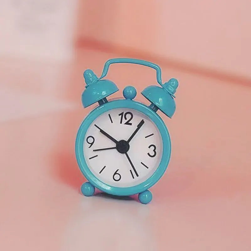 Mini Round Metal Alarm Clock – Portable Quartz Desktop Decor for Home Office