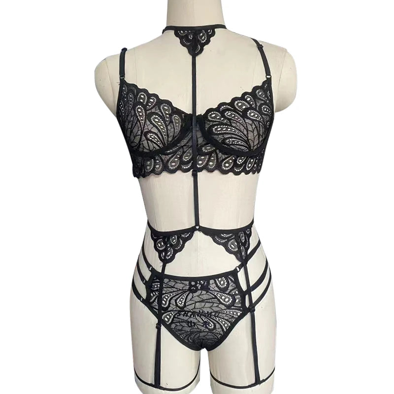Lace Lingerie Set – Sheer Floral Bra and Panty Outfit for Romantic Evenings