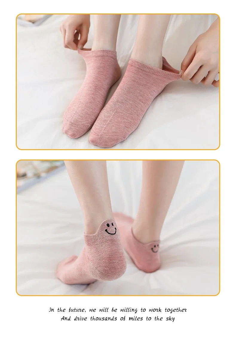 Embroidered Smiley Face Ankle Socks – Breathable Cotton for Casual Comfort