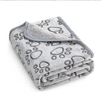 Soft Fluffy Pet Blanket – Cartoon Paw Print for Dogs and Cats