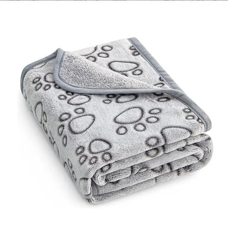 Soft Fluffy Pet Blanket – Cartoon Paw Print for Dogs and Cats