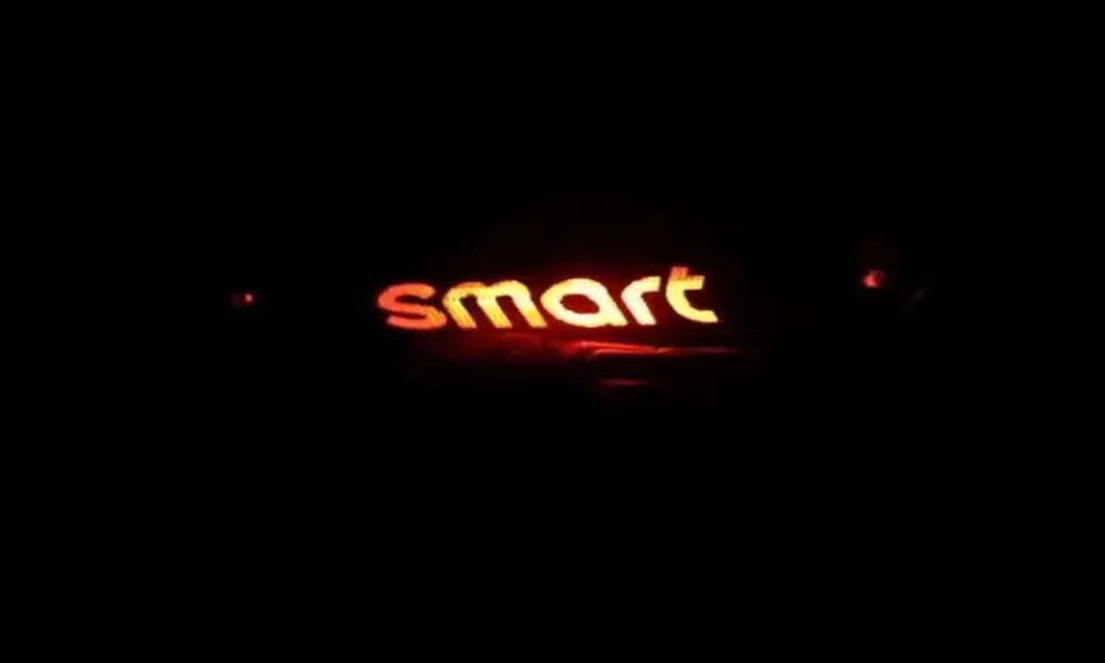 Carbon Fiber Brake Light Decal – Decorative Overlay for Smart Fortwo Forfour